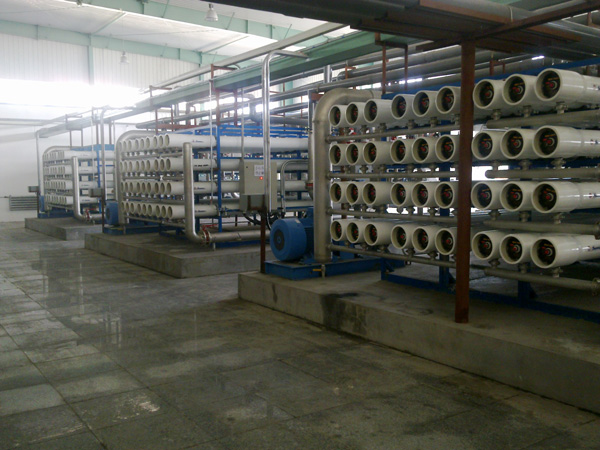 小型污水處理設(shè)備特點(diǎn)是什么？污水處理方案介紹！